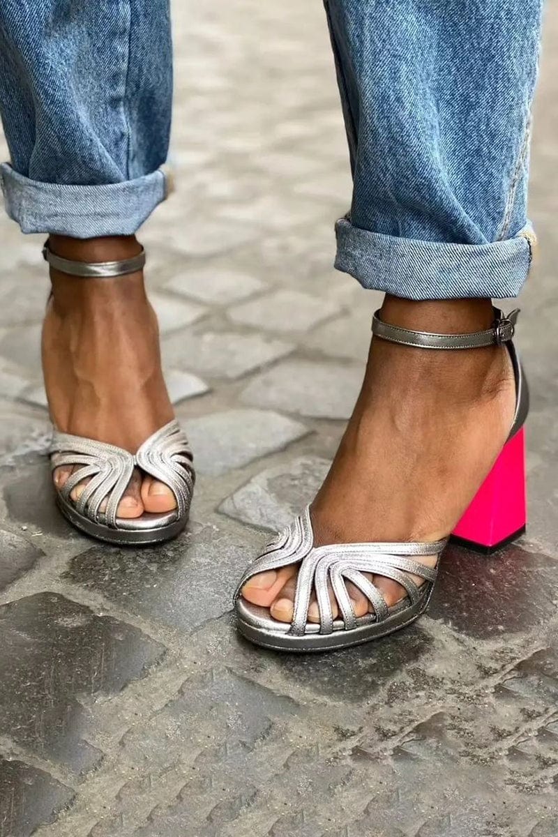Tacones de cuero para mujer