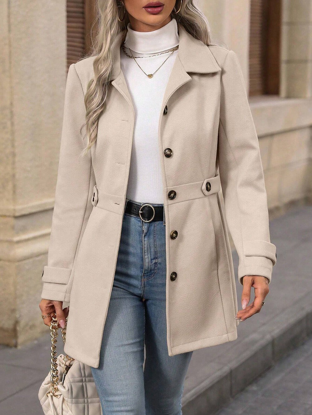 Trench autunnale da donna con cintura regolabile