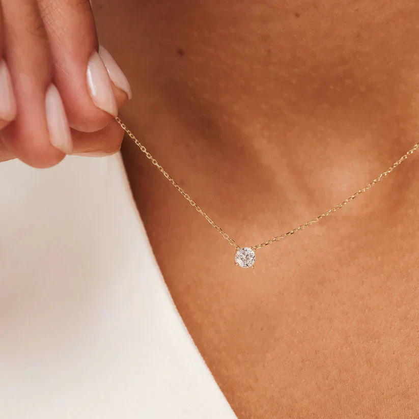 Clara | Collier en pierre de moissanite en or 14 carats