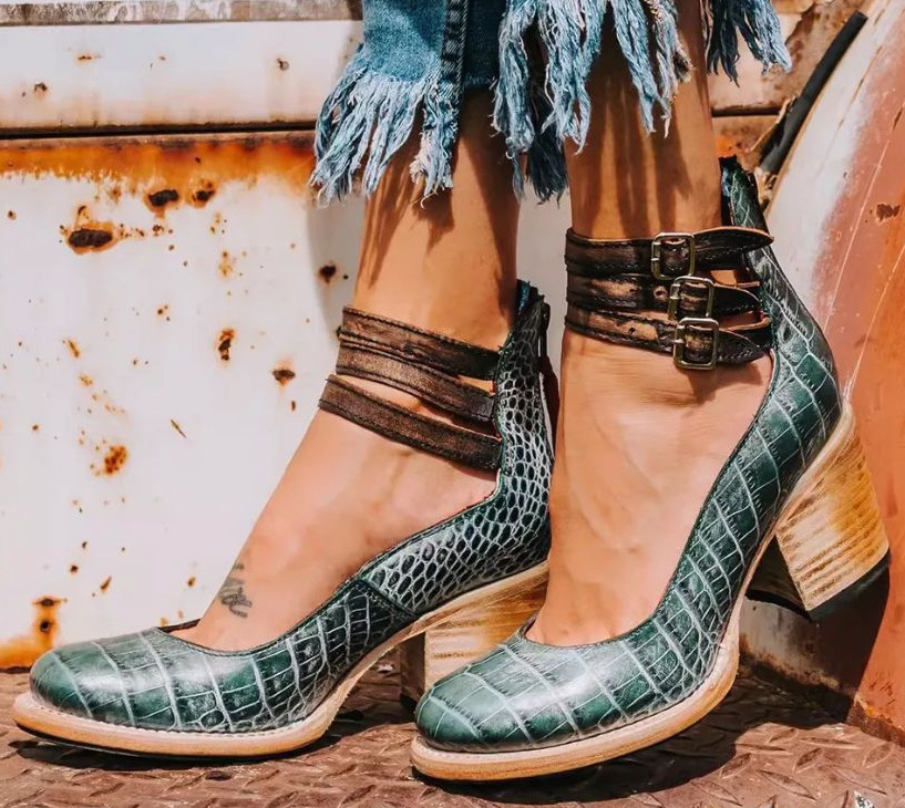 Tacones de cuero para mujer