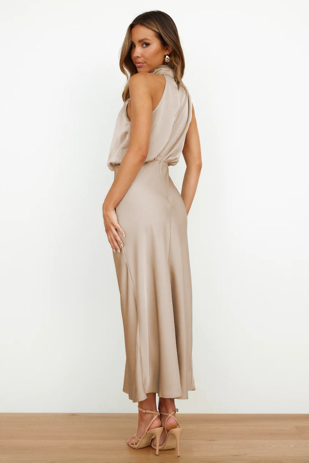 Robe en satin pour femme à col licou