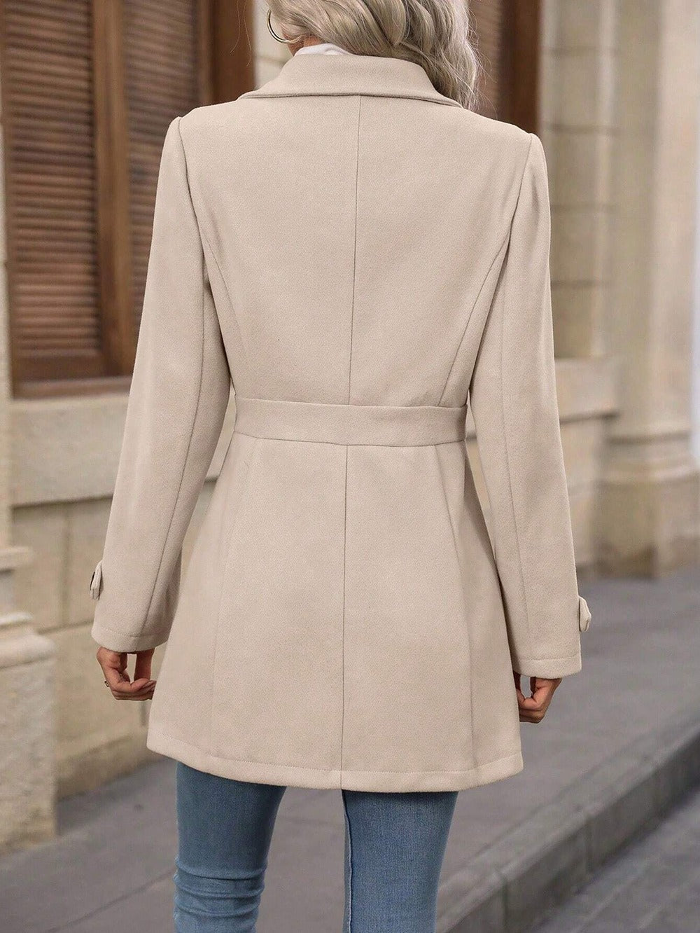 Trench-coat d’automne pour femme avec ceinture réglable