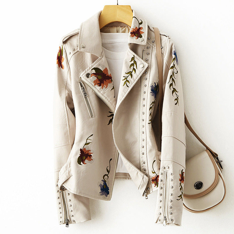 Veste en similicuir pour femme, broderies florales et détails cloutés