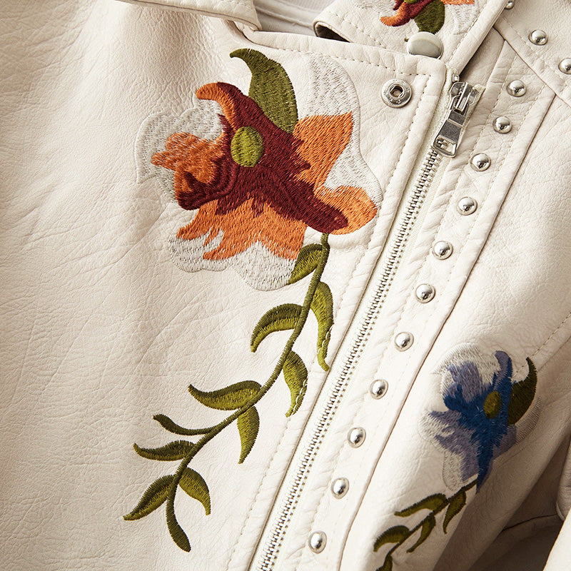 Veste en similicuir pour femme, broderies florales et détails cloutés