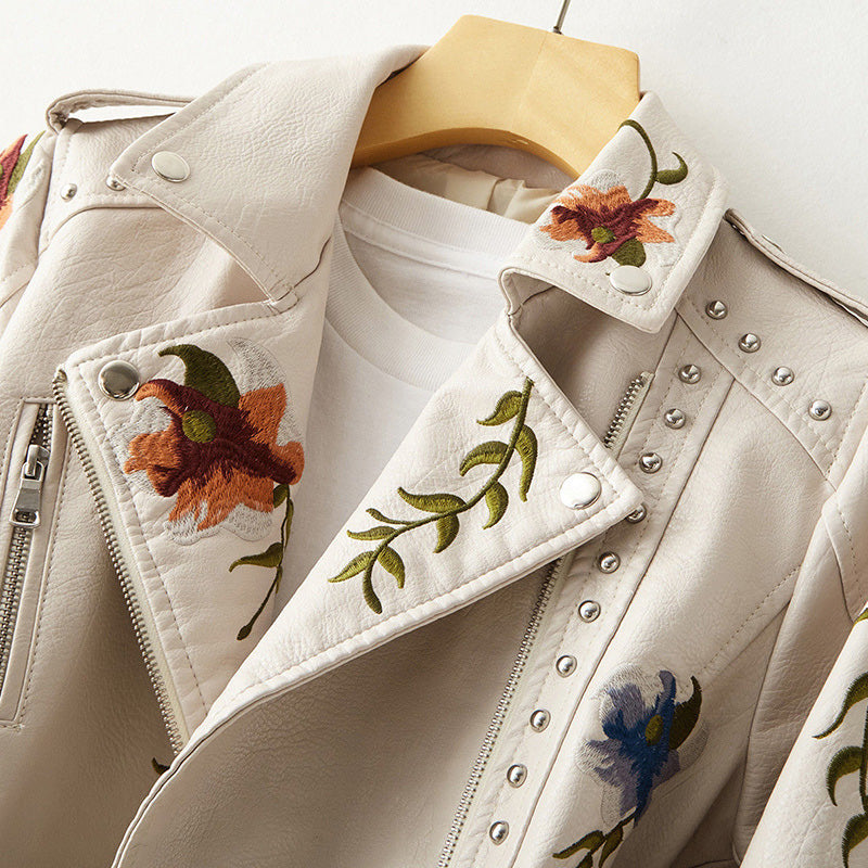 Veste en similicuir pour femme, broderies florales et détails cloutés