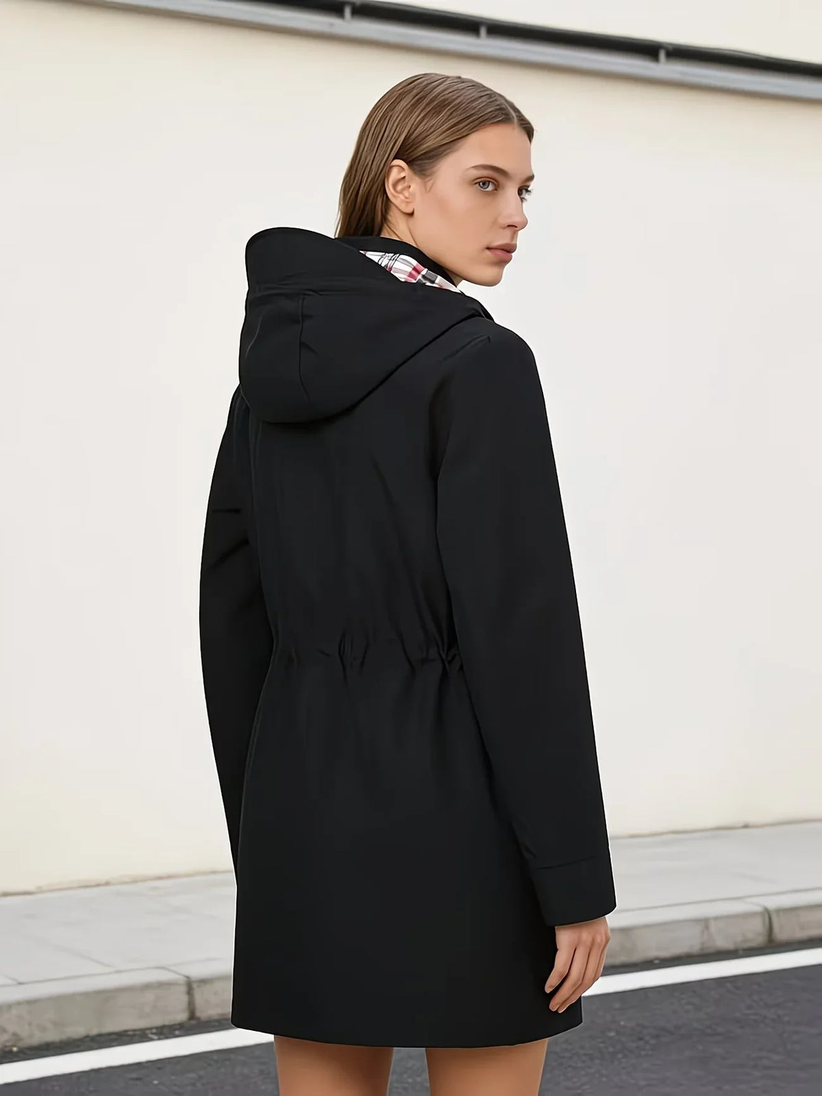 Trench à capuche pour femme avec fermeture zippée et taille à cordon de serrage