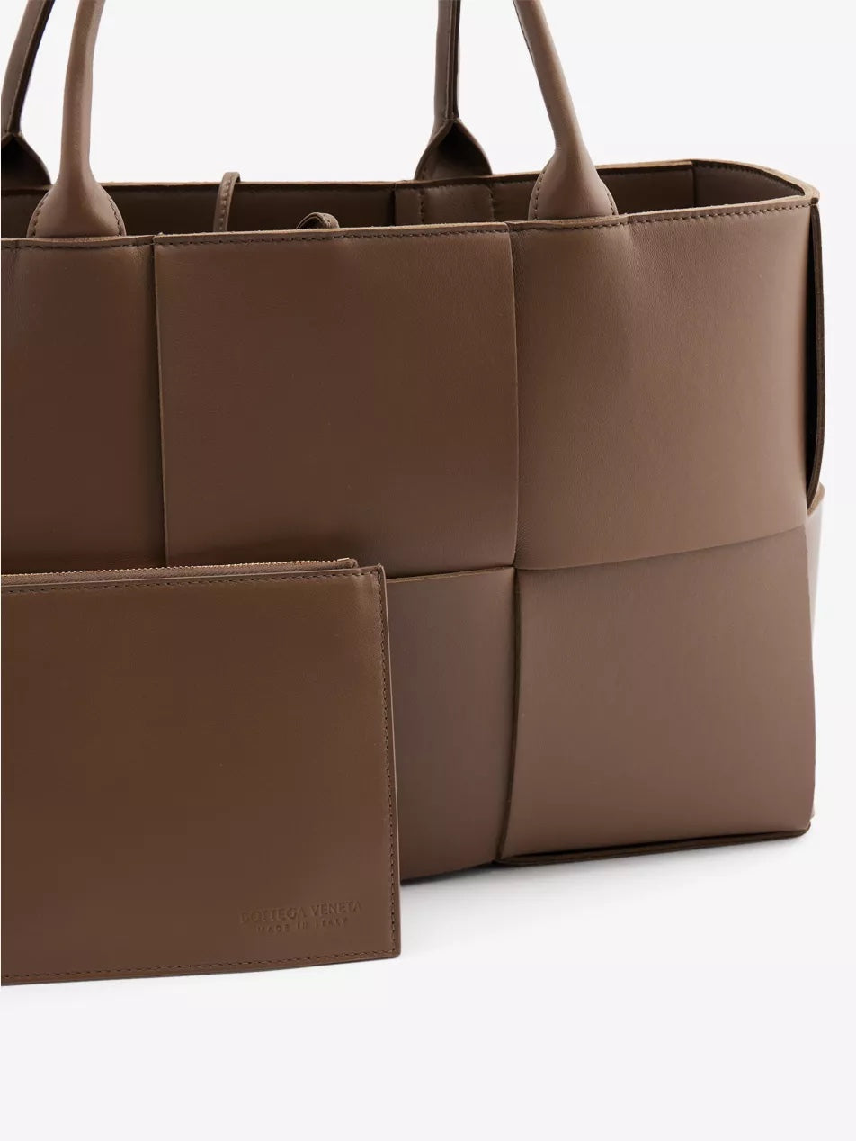 Lily | Serelune Tote Bag
