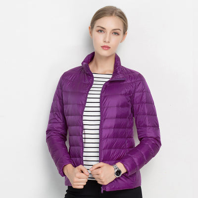 Chaqueta acolchada de plumón para mujer con cuello alto