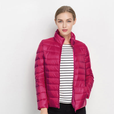 Chaqueta acolchada de plumón para mujer con cuello alto